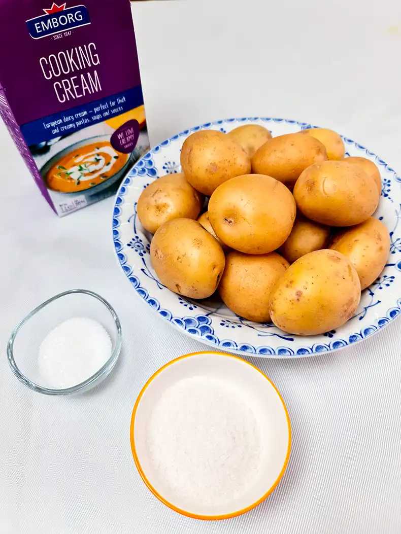 ingredients mashed potato The ingredients needed for mashed potatoes: Holland potatoes, salt, sugar and cooking cream.