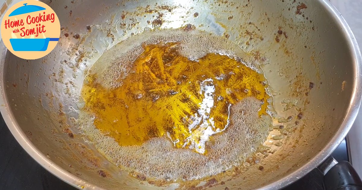bubbling additional shallot oil Small bubbles in oil over pan.